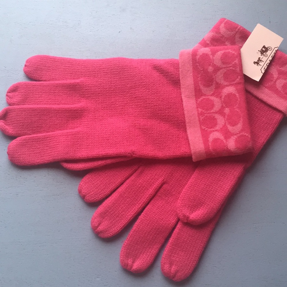 🛑SOLD Coach wool gloves  🛑